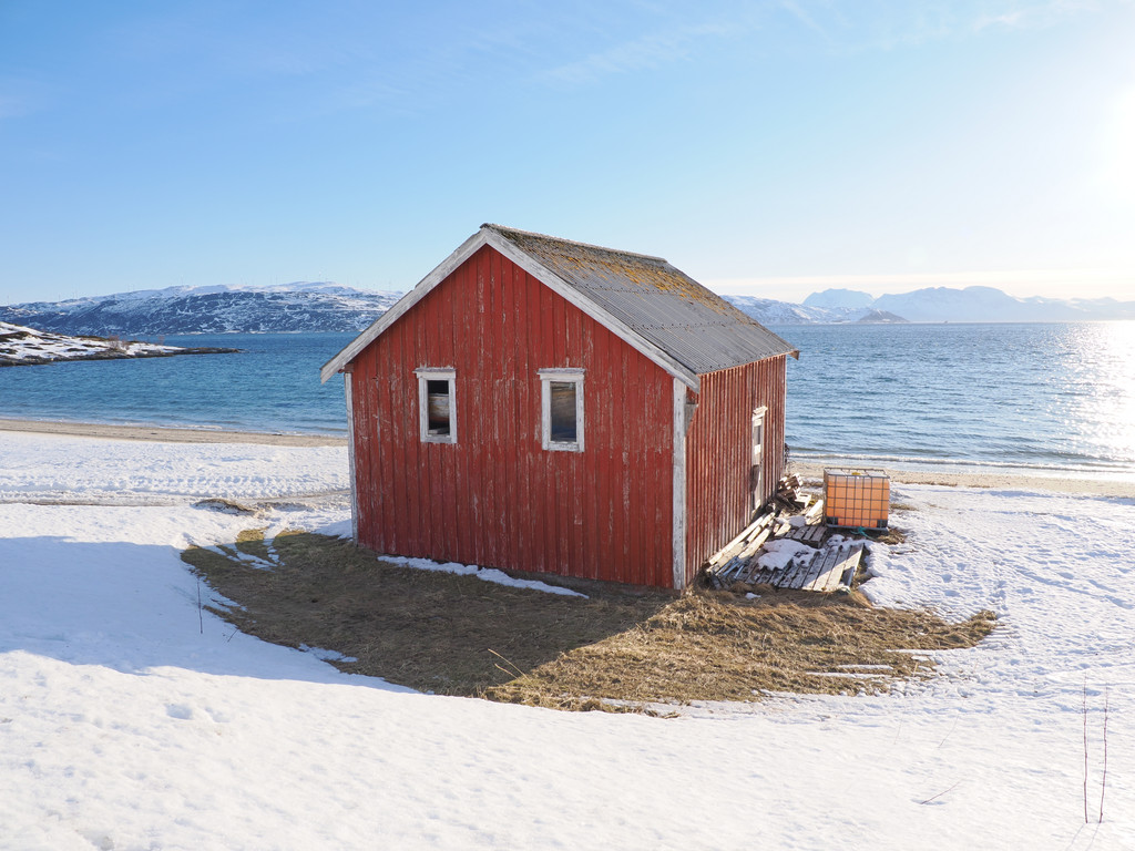 Sand, Botnhamn, Troms, Norvège. 24 mars 2025, 07:50.© Tobias Bührer 2025