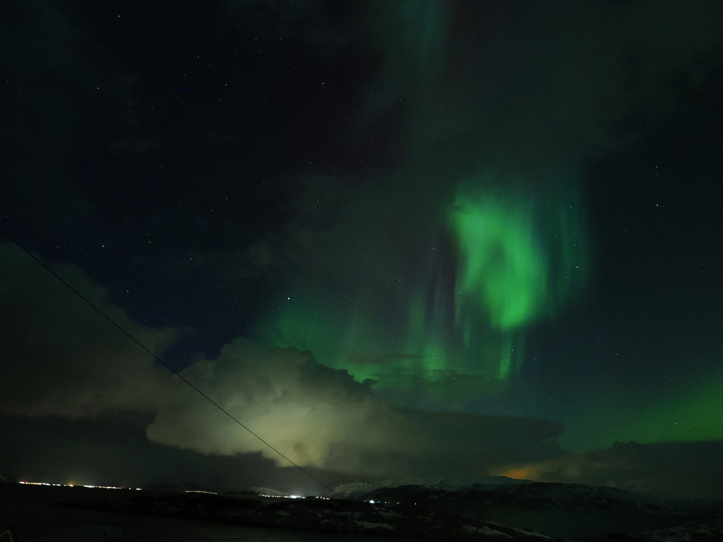 Sand, Botnhamn, Troms, Norvège. 25 mars 2025, 21:49.© Tobias Bührer 2025
